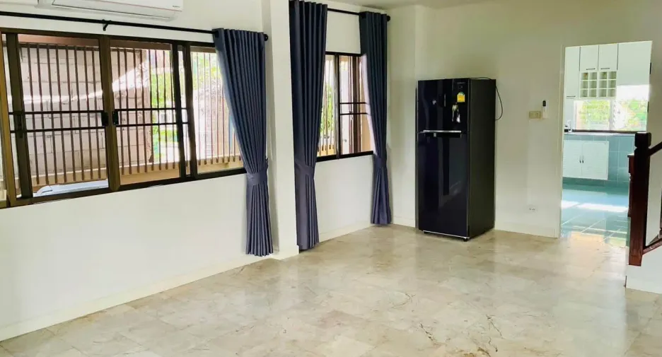 For rent 4 bedrooms house in San Sai, Chiang Mai