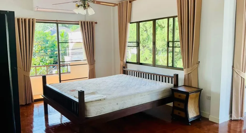 For rent 4 bedrooms house in San Sai, Chiang Mai