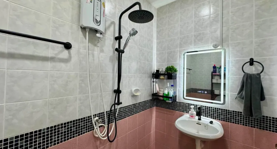 Haus zum Kauf mit 3 Zimmer in Bang Lamung, Chonburi