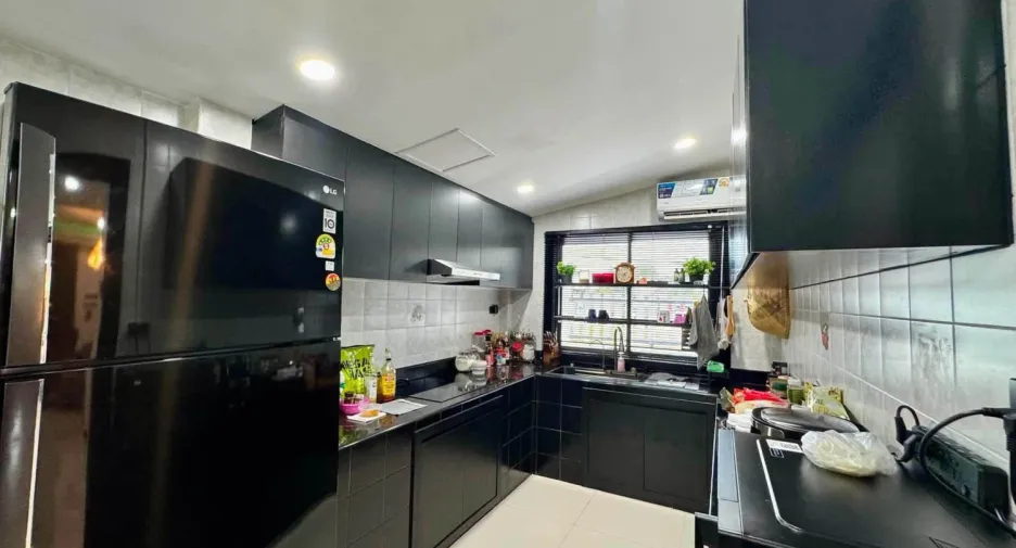 Haus zum Kauf mit 3 Zimmer in Bang Lamung, Chonburi