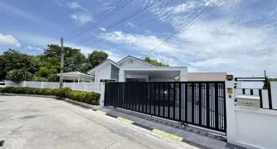 Haus zum Kauf mit 3 Zimmer in Bang Lamung, Chonburi
