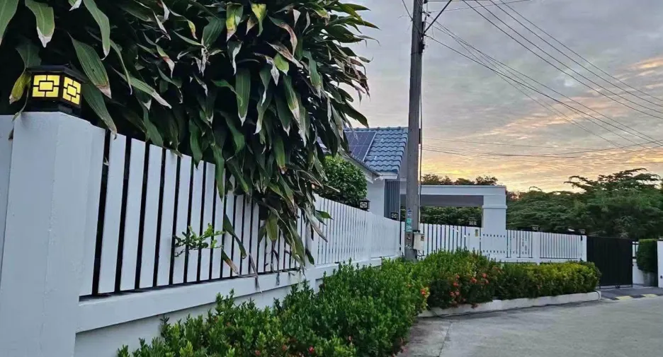 Haus zum Kauf mit 3 Zimmer in Bang Lamung, Chonburi