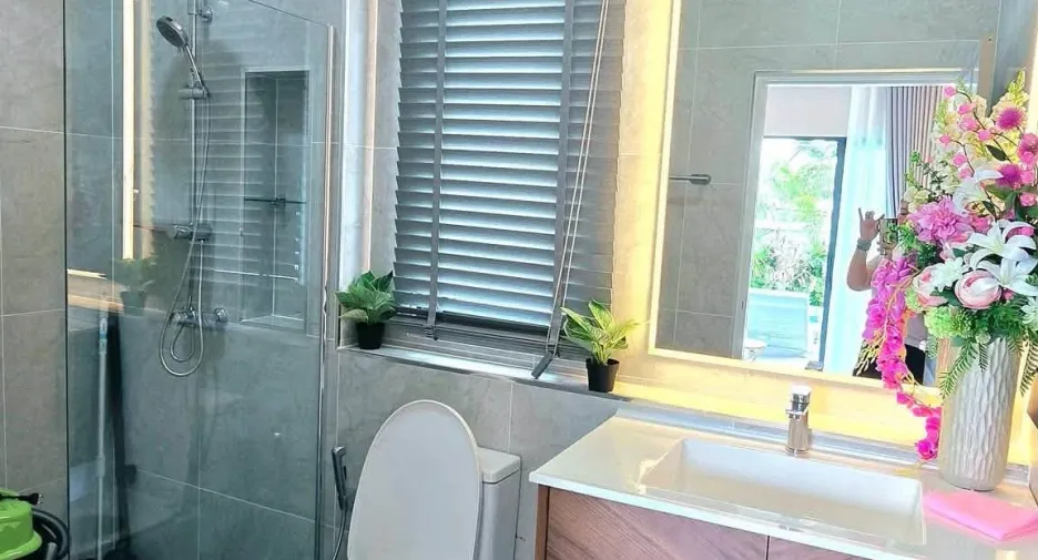 Villa zum Kauf mit 4 Zimmer in Bang Lamung, Chonburi
