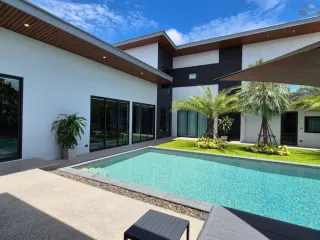 Villa zum Kauf mit 6 Zimmer in Bang Lamung, Chonburi