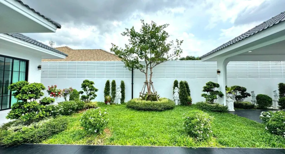 For sale 3 ベッドルーム villa in Bang Lamung, Chonburi