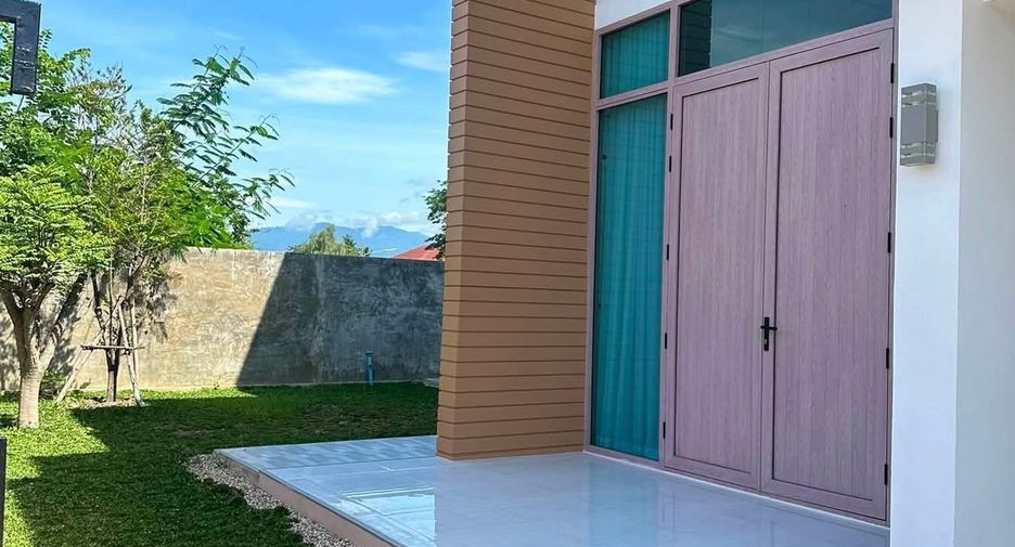 Casa en venta de 4 habitaciones en Saraphi, Chiang Mai