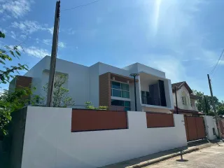 Casa en venta de 4 habitaciones en Saraphi, Chiang Mai