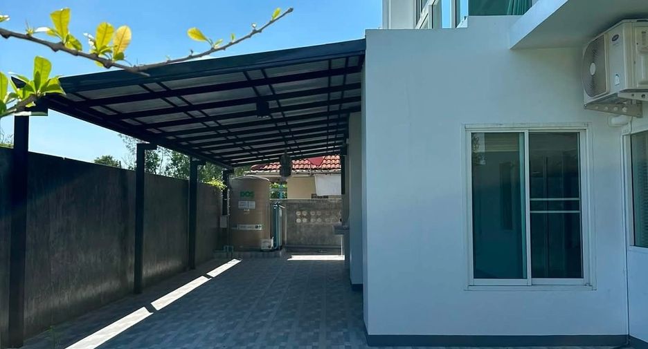 Casa en venta de 4 habitaciones en Saraphi, Chiang Mai