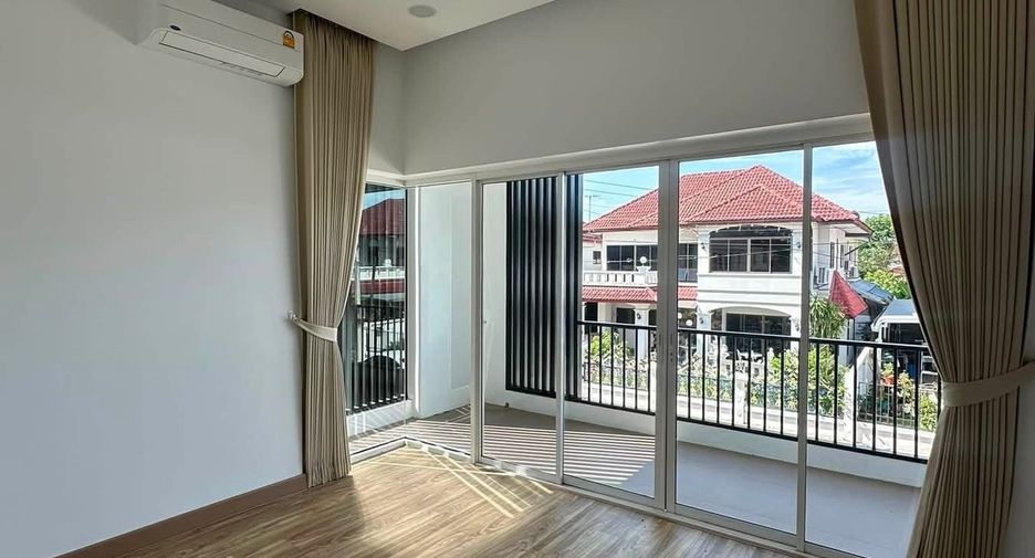 Casa en venta de 4 habitaciones en Saraphi, Chiang Mai
