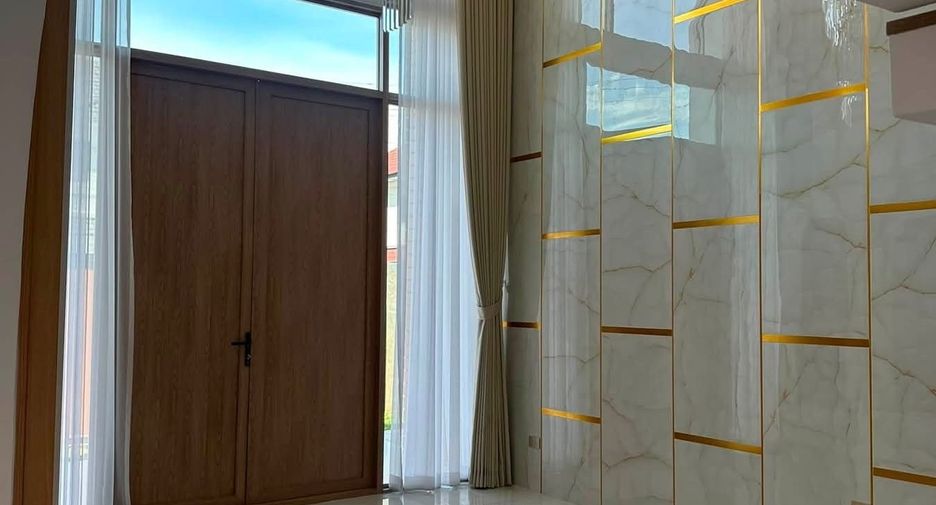 Casa en venta de 4 habitaciones en Saraphi, Chiang Mai