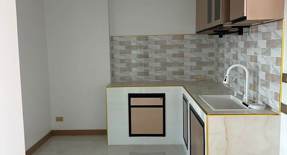 Casa en venta de 4 habitaciones en Saraphi, Chiang Mai