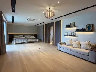 Casa en venta y en alquiler de 6 habitaciones en Huai Khwang, Bangkok
