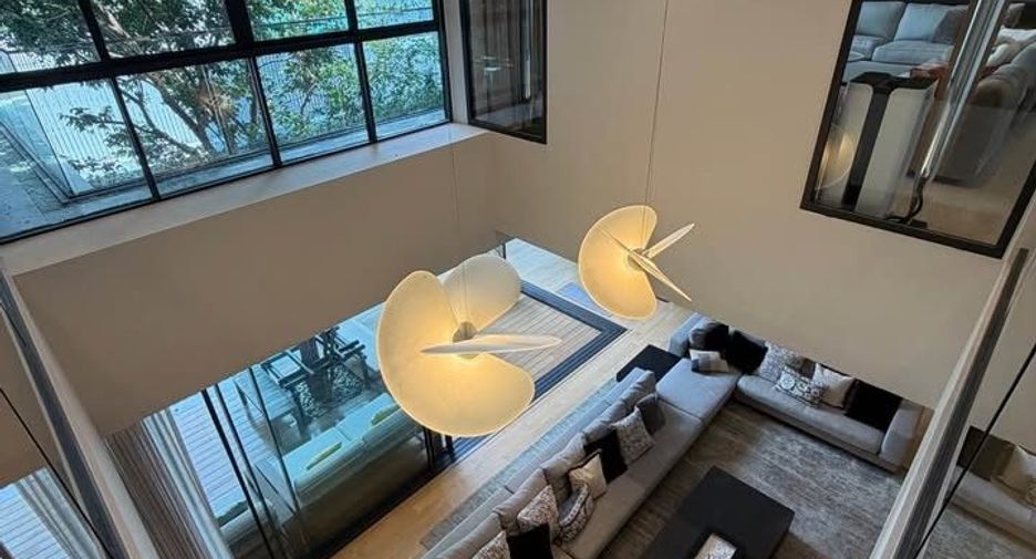 Casa en venta y en alquiler de 6 habitaciones en Huai Khwang, Bangkok
