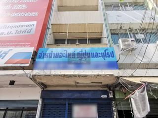 For rent 4 ベッドルーム retail Space in Rat Burana, Bangkok