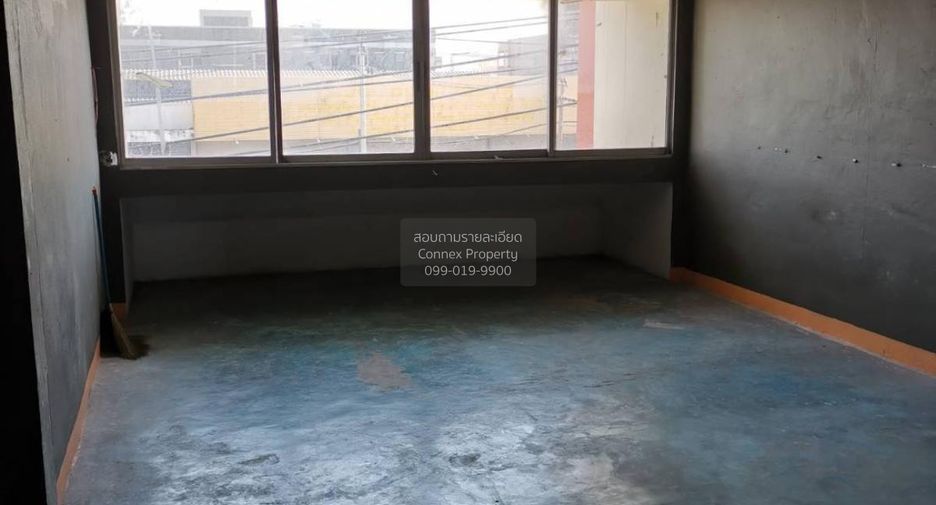 For rent 4 ベッドルーム retail Space in Rat Burana, Bangkok