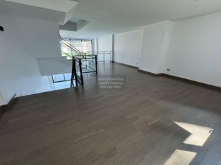 Reihenhaus zur Miete mit 6 Zimmer in Bangkok Yai, Bangkok