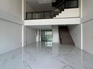 Reihenhaus zur Miete mit 6 Zimmer in Bangkok Yai, Bangkok