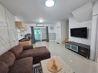 For rent 3 ベッドルーム townhouse in Bang Phli, Samut Prakan