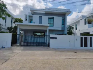 For rent 3 bedrooms house in Mueang Phuket, Phuket