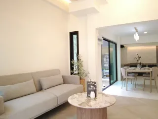Reihenhaus zum Kauf mit 4 Zimmer in Lat Phrao, Bangkok