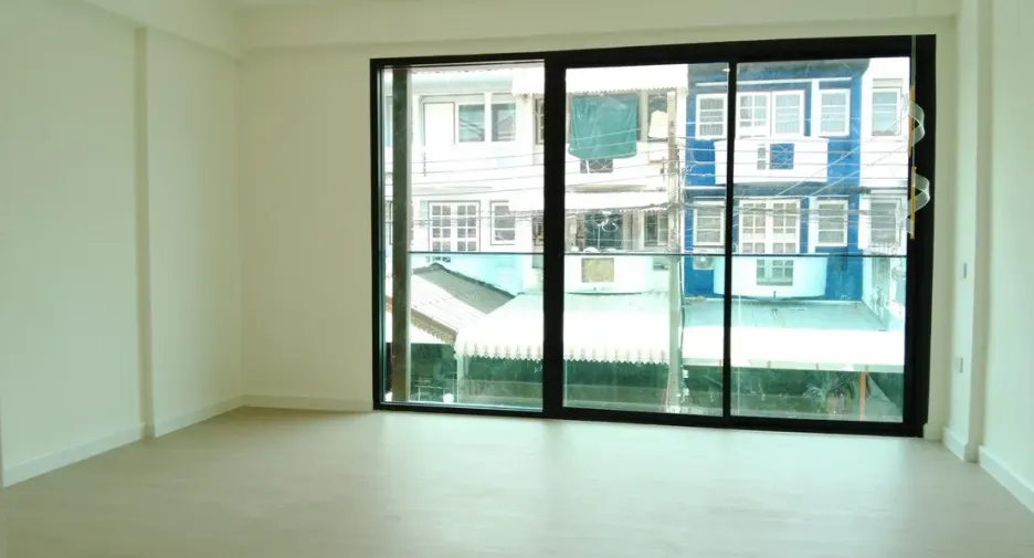 Reihenhaus zum Kauf mit 4 Zimmer in Lat Phrao, Bangkok