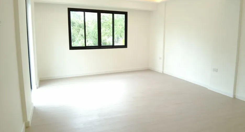 Reihenhaus zum Kauf mit 4 Zimmer in Lat Phrao, Bangkok