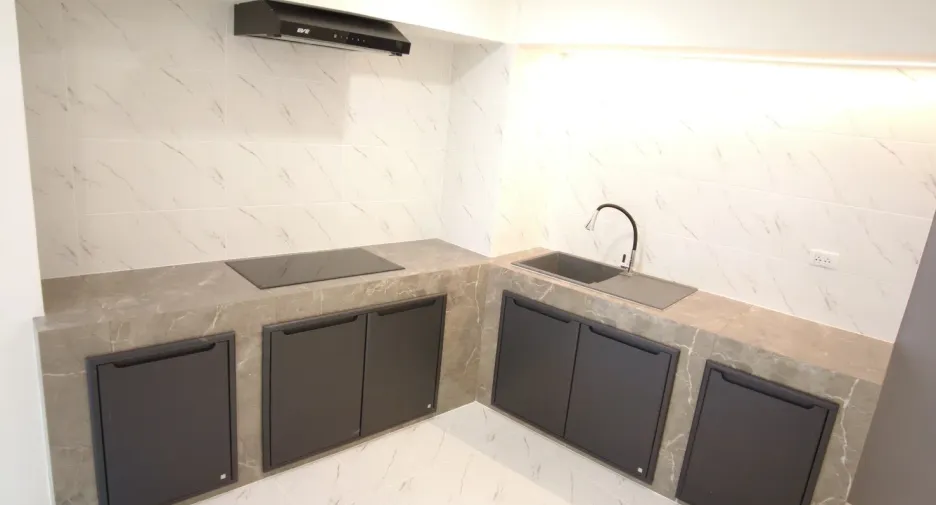 Reihenhaus zum Kauf mit 4 Zimmer in Lat Phrao, Bangkok