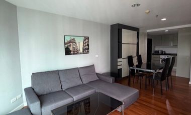 For rent 2 bedrooms condo in Huai Khwang, Bangkok