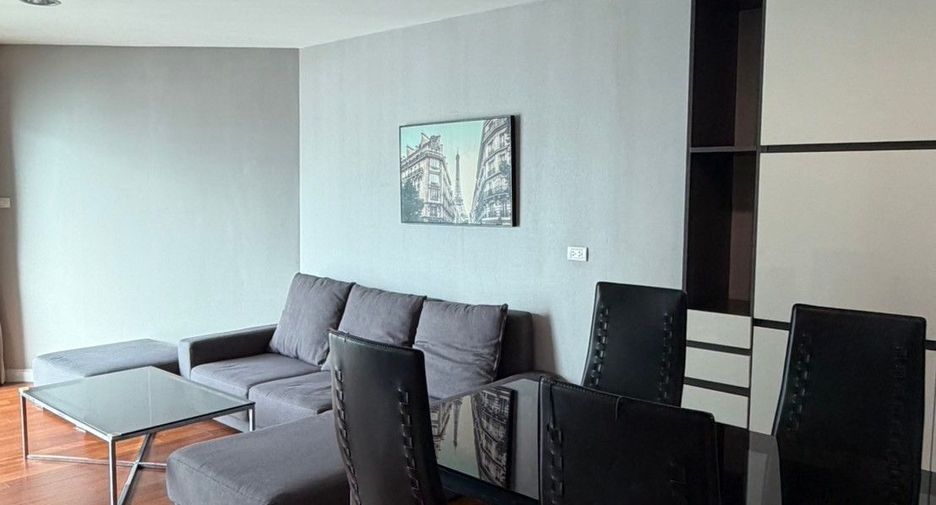 For rent 2 bedrooms condo in Huai Khwang, Bangkok