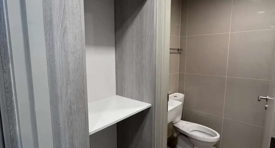 Продажа 1 кровать кондо в Хуаи Кхщанг, Бангкок