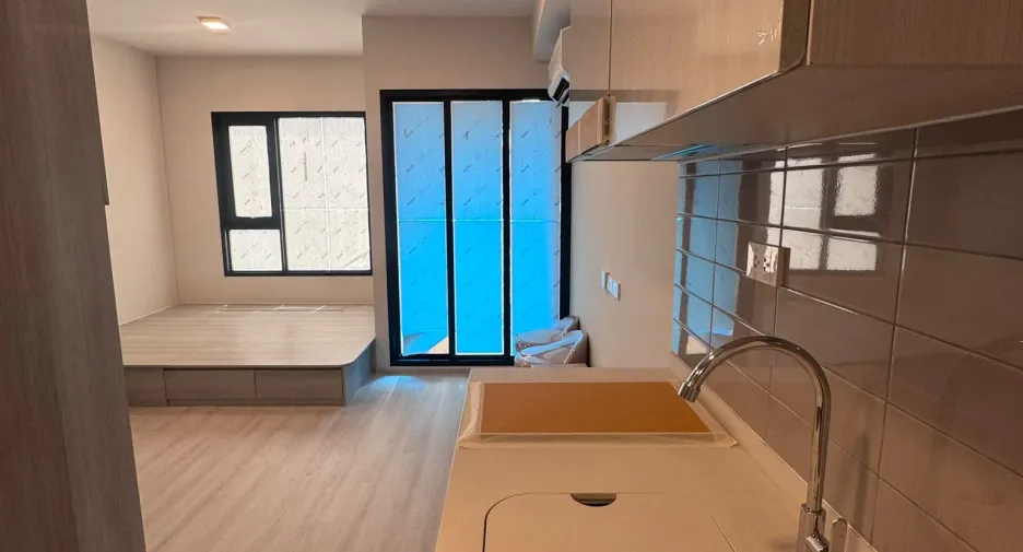 Продажа 1 кровать кондо в Хуаи Кхщанг, Бангкок