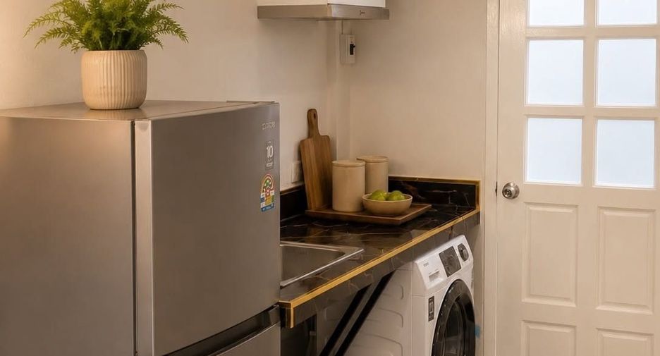 For rent 1 bed townhouse in Mueang Samut Prakan, Samut Prakan