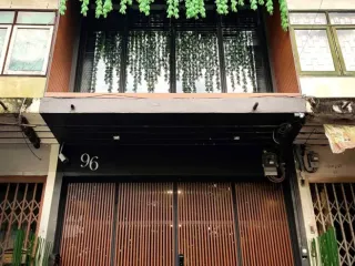 Аренда 1 кровать таунхаус в Тхон Бури, Бангкок