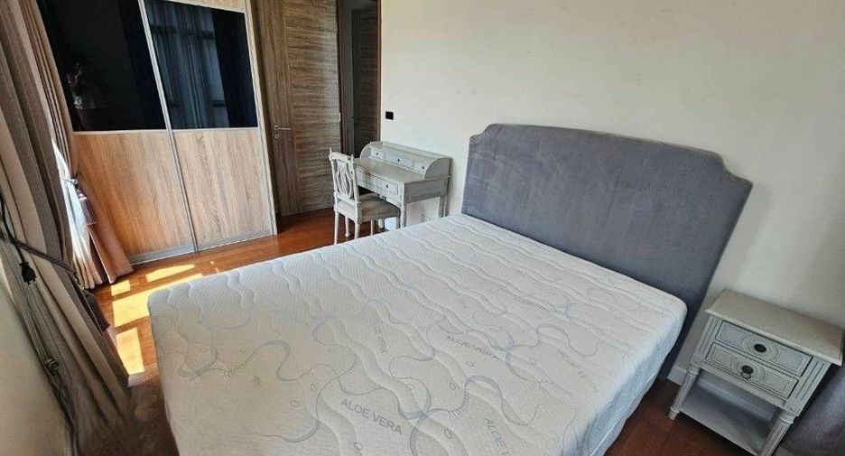 For rent 2 ベッドルーム condo in Phra Khanong, Bangkok