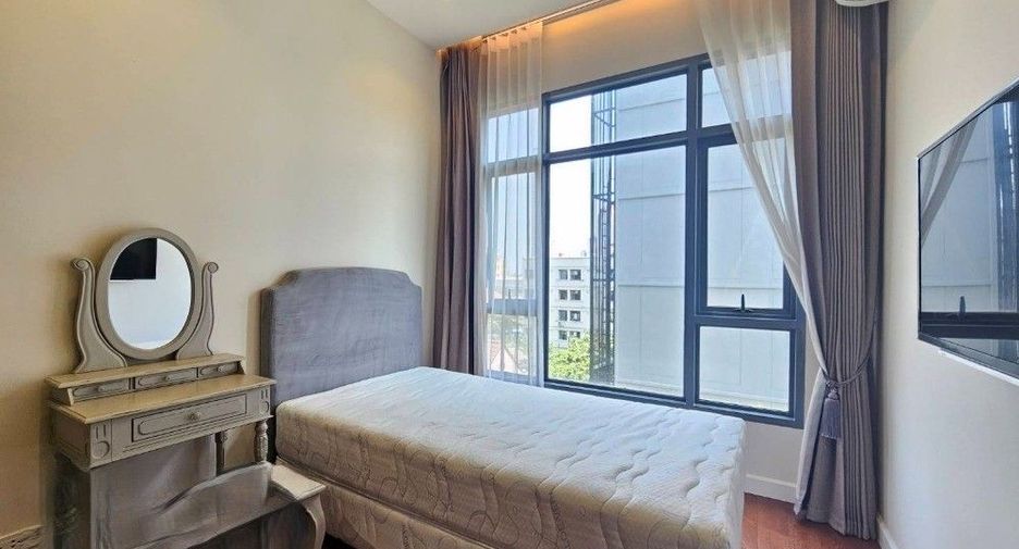 For rent 2 ベッドルーム condo in Phra Khanong, Bangkok