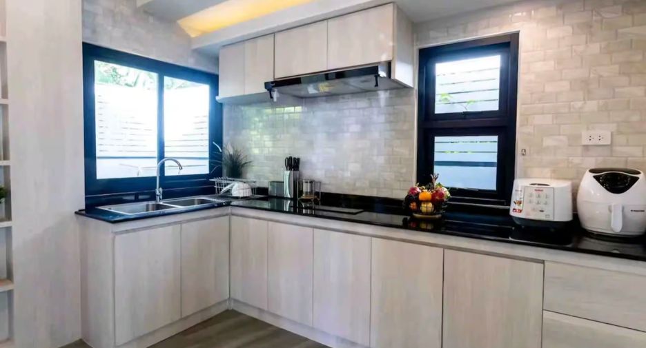 For sale 3 bedrooms villa in Mueang Krabi, Krabi