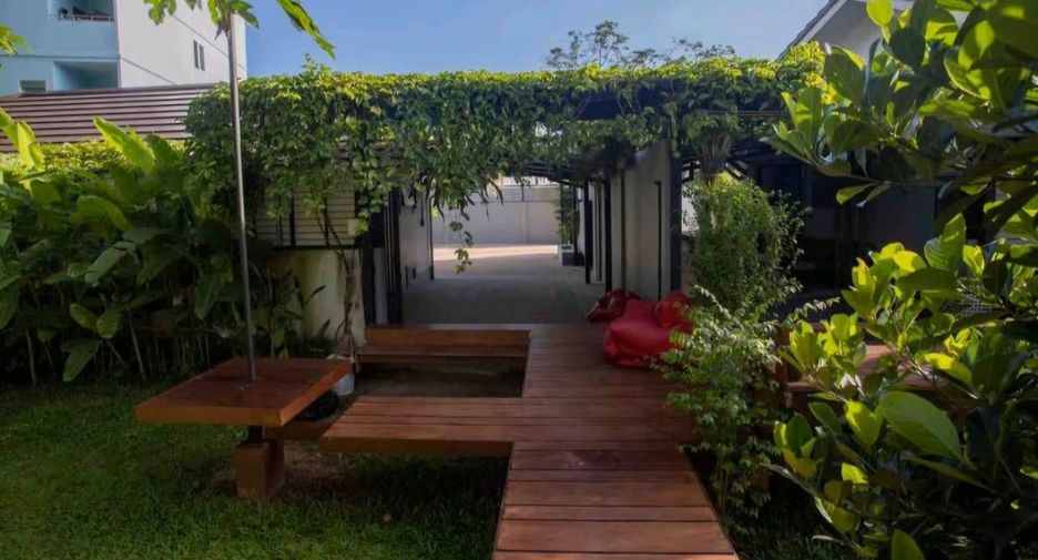For sale 3 bedrooms villa in Mueang Krabi, Krabi