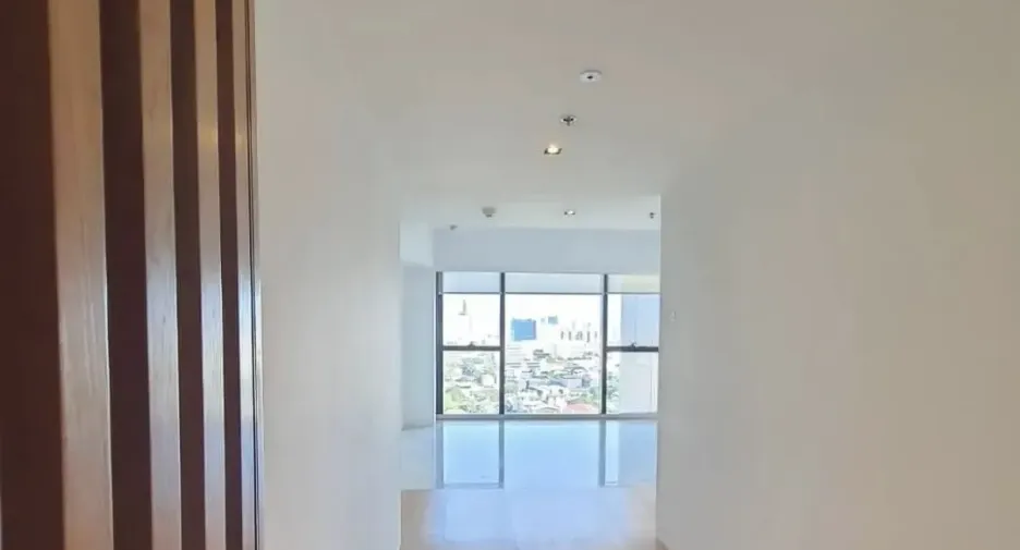 For rent 3 ベッドルーム condo in Sathon, Bangkok