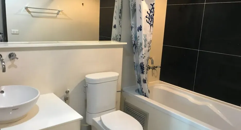 Wohnung zum Kauf mit 1 Zimmer in Khlong Toei, Bangkok