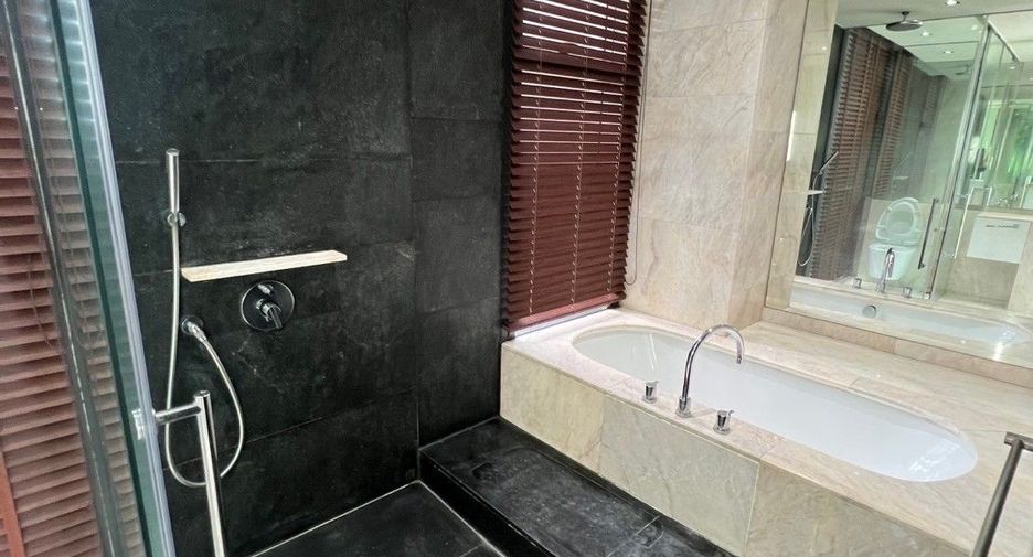 For rent 3 ベッドルーム condo in Sathon, Bangkok