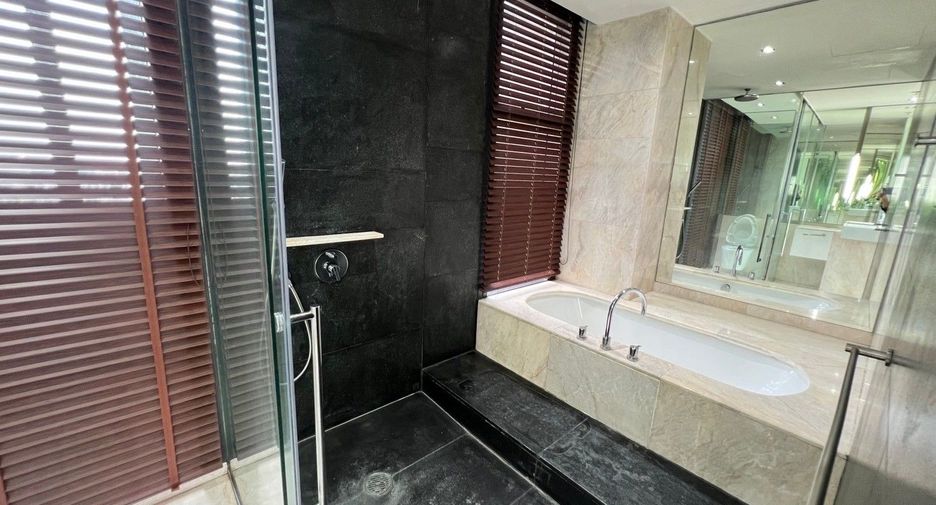 For rent 3 ベッドルーム condo in Sathon, Bangkok