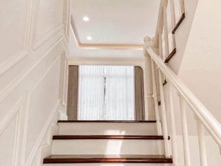 Casa en alquiler y en venta de 4 habitaciones en Taling Chan, Bangkok