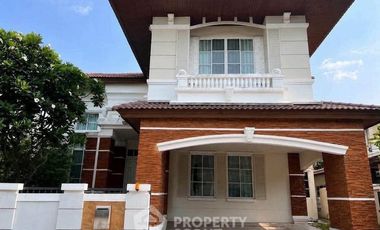 Casa en alquiler y en venta de 4 habitaciones en Taling Chan, Bangkok