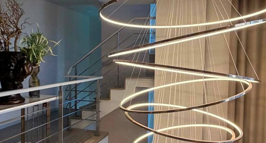 À louer et à vendre 3 chambres condo à Watthana, Bangkok