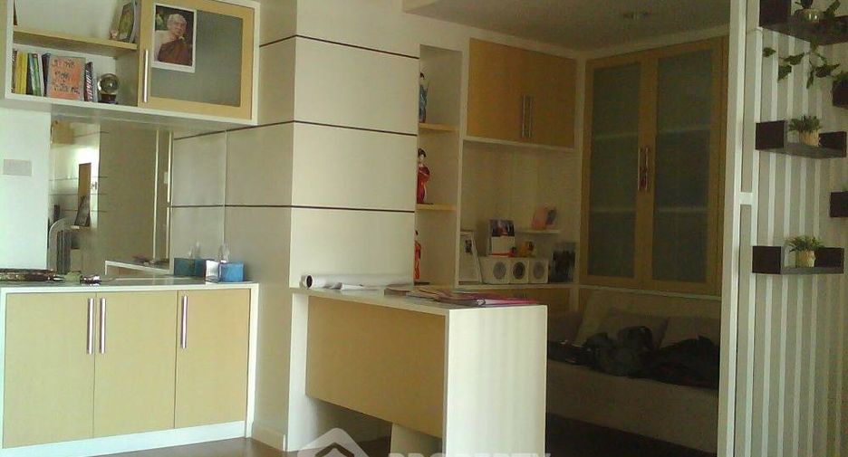 For sale 2 bedrooms condo in Yan Nawa, Bangkok