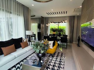 Casa en venta de 5 habitaciones en Sai Mai, Bangkok