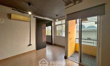 For sale 2 bedrooms condo in Wang Thonglang, Bangkok