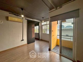 For sale 2 bedrooms condo in Wang Thonglang, Bangkok