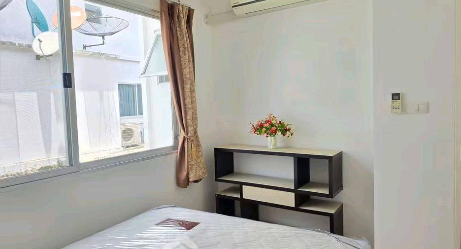 For sale 3 bedrooms townhouse in Bang Kapi, Bangkok