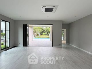 Casa en venta de 5 habitaciones en Taling Chan, Bangkok